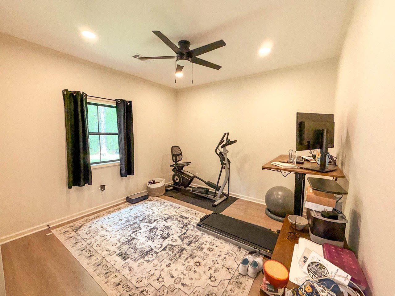 Living area at 10 County Road 665